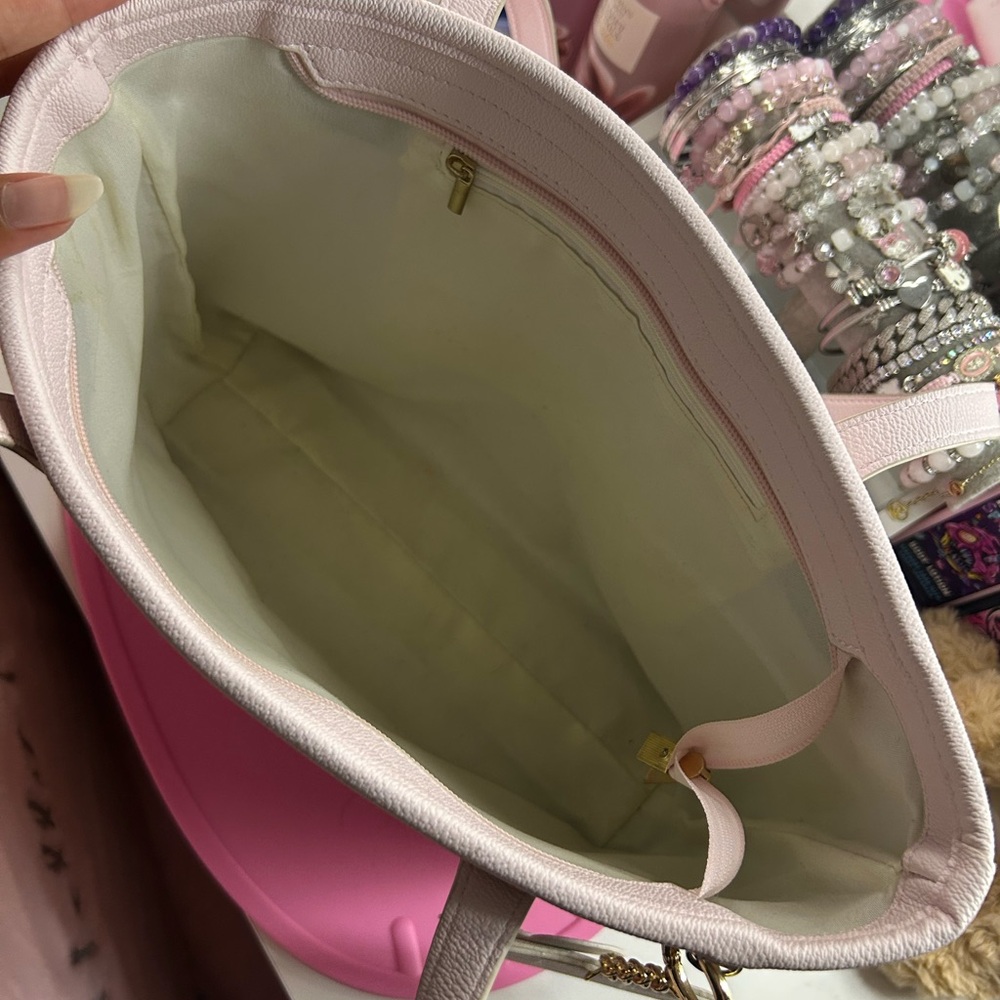 Hello Kitty Light Pink Tote with Character Charm - Picture 3 of 5